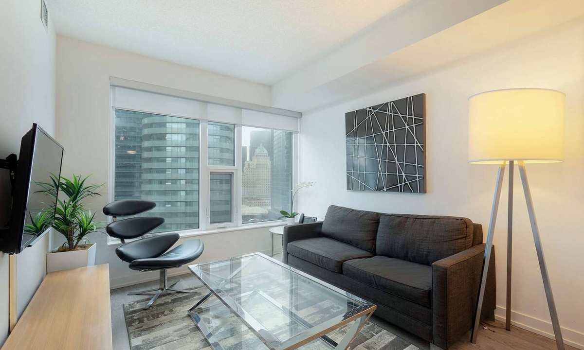 Toronto Entertainment District Apartment | 1 Bedroom/1 Bathroom Suite