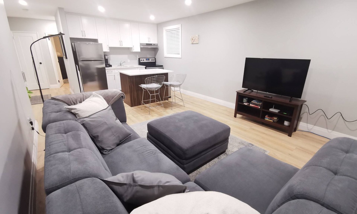 South London Apartment | 1-bedroom apartment in quaint Wortley Village, London