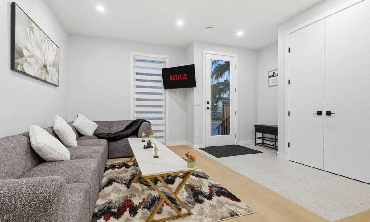 Mount Pleasant House | 10 Minutes To Downtown 3 Bed 2.5 Bath Town House
