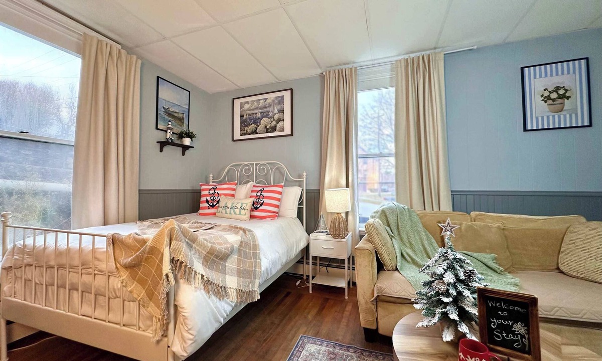Bridgewater Apartment | 1BR Riverside Suite Private Entry Bike Trails
