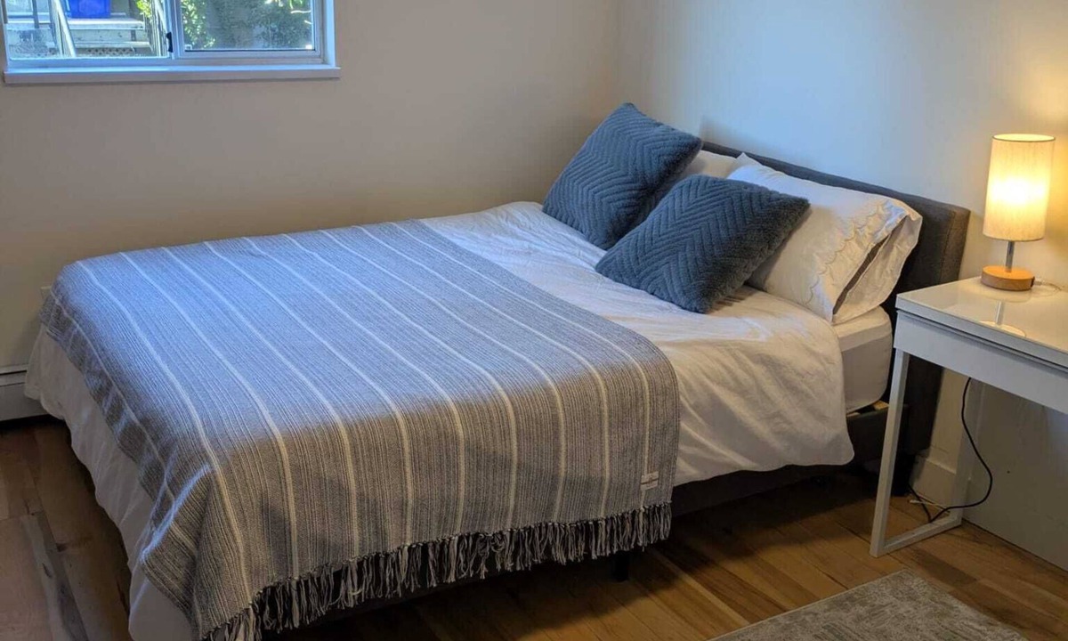 Riley Park Apartment | 2 Bed suite close to Main Street