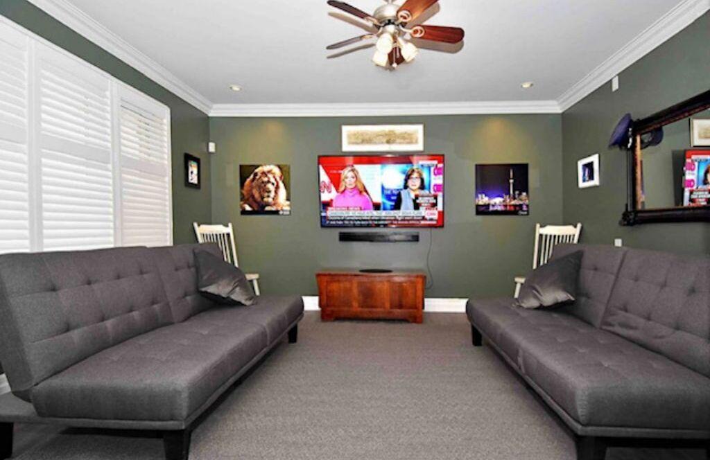 Scarborough House | 2 Bedroom plus Office Executive Bungalow in West Rouge
