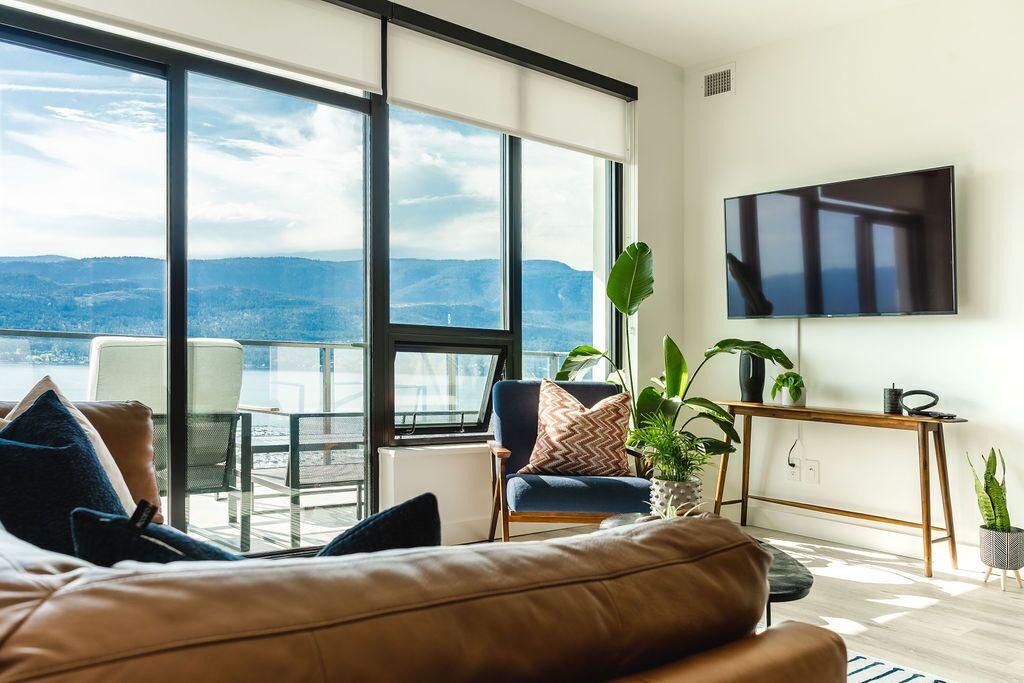 Downtown Kelowna Apartment | 24th Floor Panoramic Penthouse in DT Kelowna With Amazing Views; Huge, Brand-new