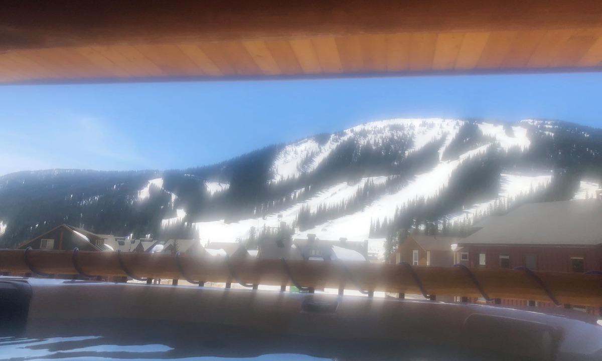 Apex Mountain Condo | 2br - Apex Condo - Outlaws Inn (5 minute walk to chairlifts at Apex ski)