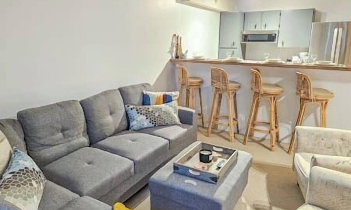 Windermere Apartment | 3 BDRM/Lake Access/Year round Indoor pool