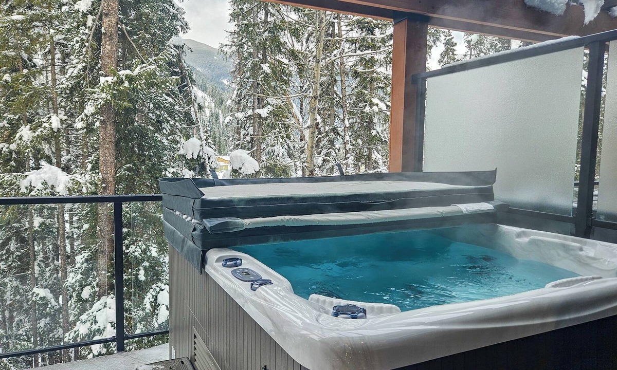 Panorama House | 3 BDRM NEW townhome at Nordix w/private hot tub