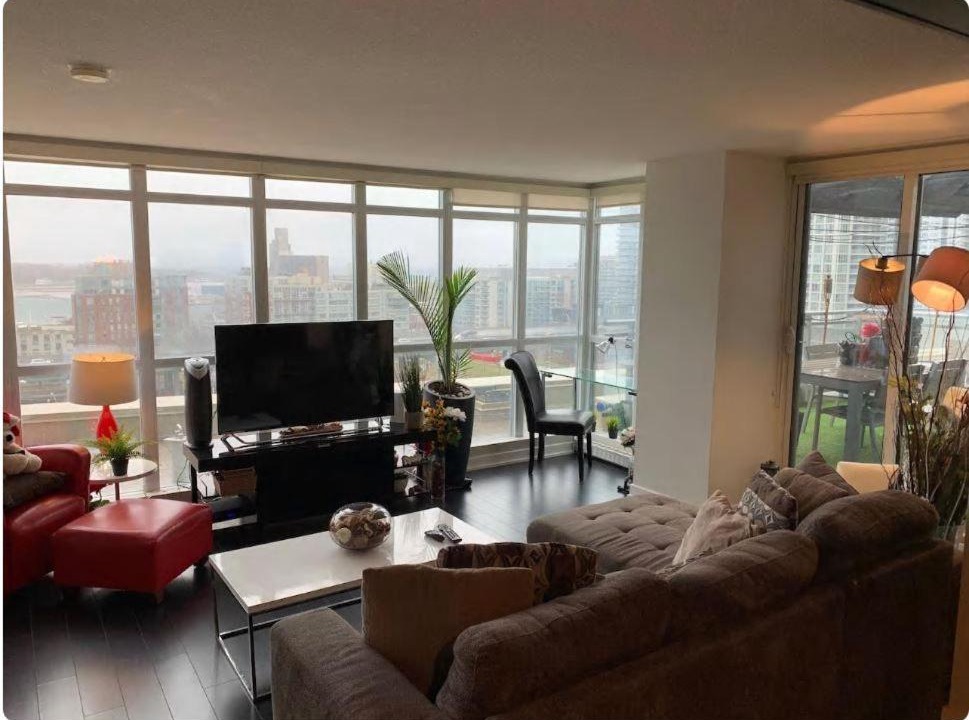 CityPlace Apartment | 3 Bedroom Boutique 400 sqft + terrace *Perfect for Big Group*