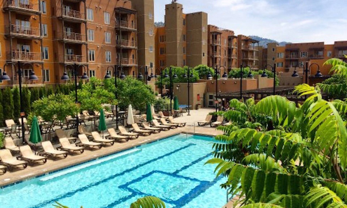 Osoyoos House | 3 Bedroom Estate-The Residences at Spirit Ridge (access to Pools and Hot Tub)