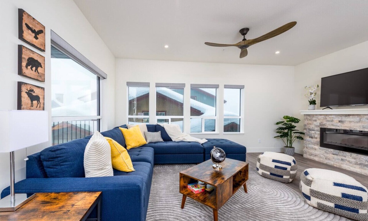 Big White Ski Resort Villa | 3 bedroom family friendly condo with hot tub!