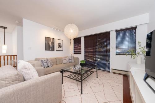 Grandview-Woodland House | 3BR Near Commercial Dr 10 min to Downtown