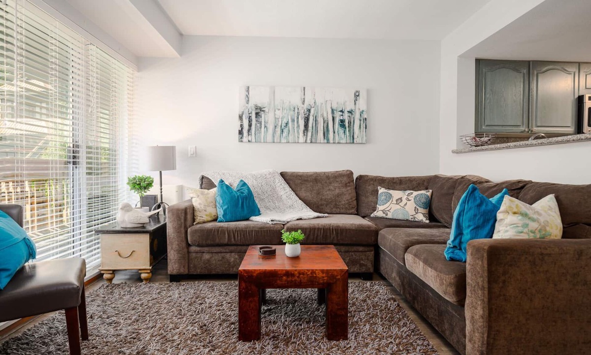 Village North House | 3BR | Sunpath | King Bed | Village Location | Private Patios | Hot Tub & Pool