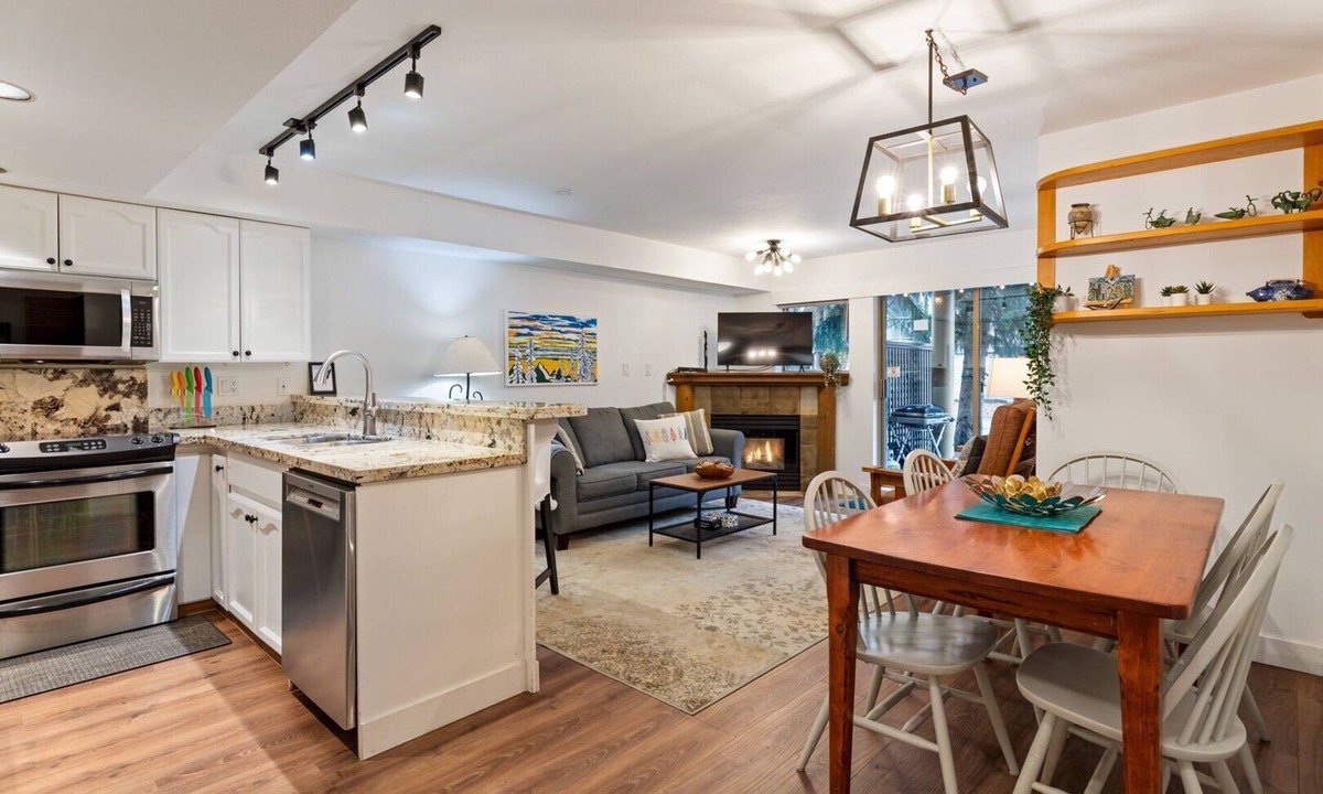 Village North House | 3BR | Valhalla | Village Location | Communal Hot Tub | Gas Fireplace | Parking