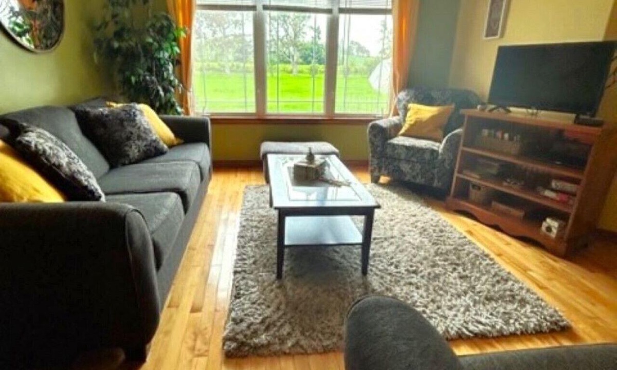 Fairview House | 4 bd, 20 min Chtown, 30 min Cavendish