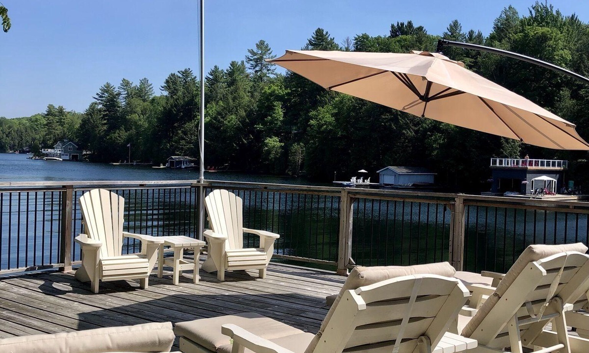 Seguin Cottage | 4 Bedroom Lake Joseph Muskoka cottage, lake life at its finest!
