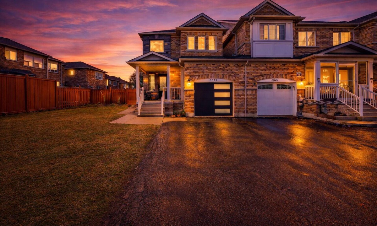 Meadowvale Village House | 4 Bedrooms 4 Baths Entire Cozy Home in Mississauga 10 Mins Toronto Airport