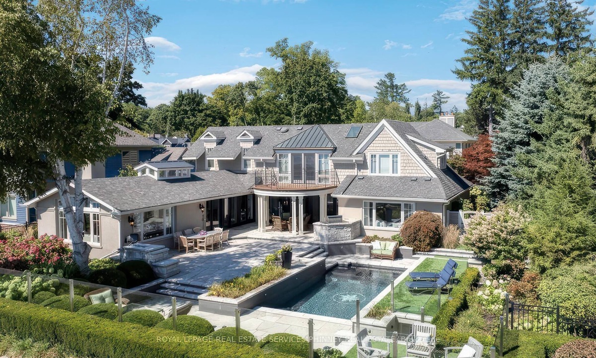Oakville House | 5 bed 6 bath House on Lake Ontario with pool walking distance to Oakville
