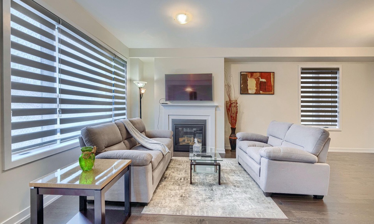 Cambridge House | A king and 3 Queen beds in 4 bedrooms, good sleep for 8
