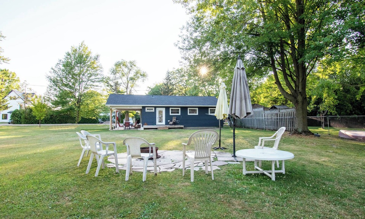 Bayfield Cottage | A Wave from it All, close to Lake Huron & Bayfield