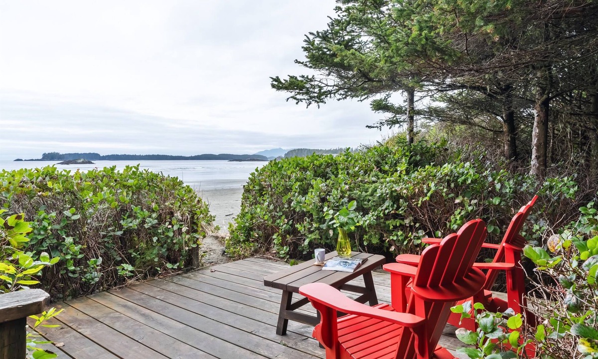 Tofino House | Alaqua on the Beach-N Chesterman, hot tub, firepit