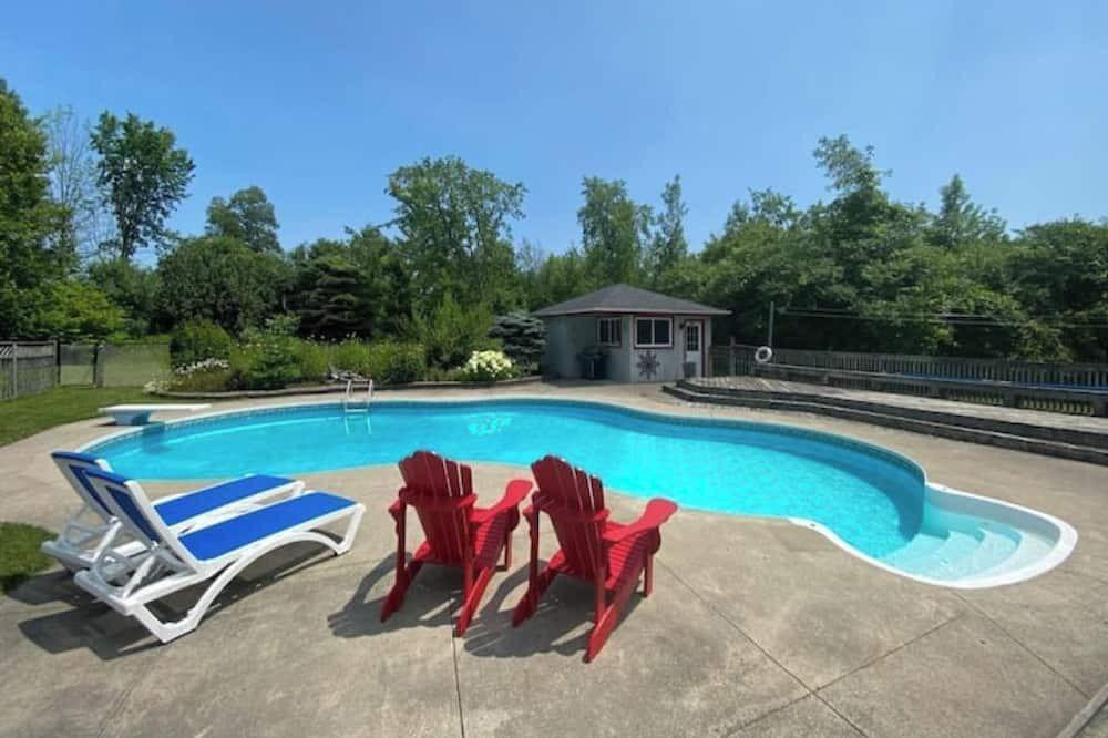 Otonabee-South Monaghan House | Amazing Estate Property in Peterborough for the ultimate vacation experience!