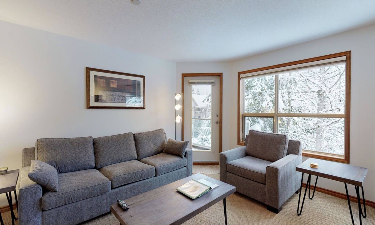 Whistler Condo | Aspens #443 Prime Ski-in Ski-out Location! Pool, Hot tubs, BBQ, sleeps 4
