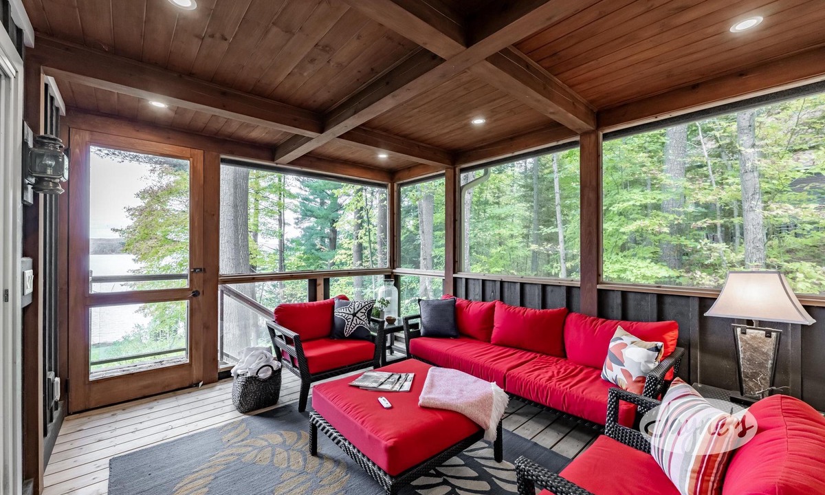 Baysville Cottage | Award Winning View on Lake of Bays, 3 bdrm 3 bath 4 season cottage!