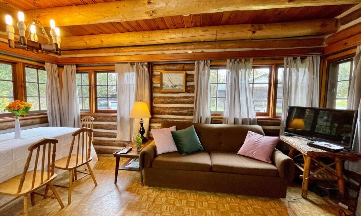 Rosedale Cottage | Balsam Lake Villa Cottages: 2-Bedroom Cottage #12