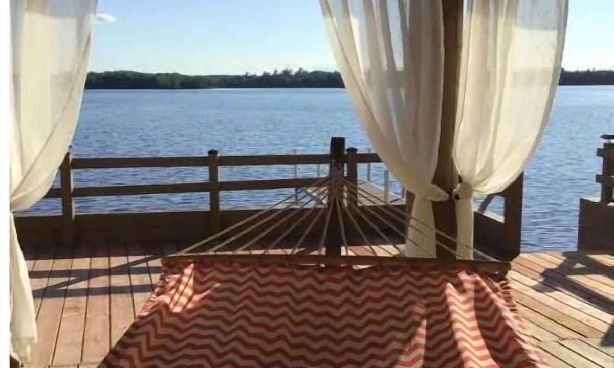 Mansfield-et-Pontefract Ski Chalet | Barefoot Beach House, Relaxing & Incredible Views