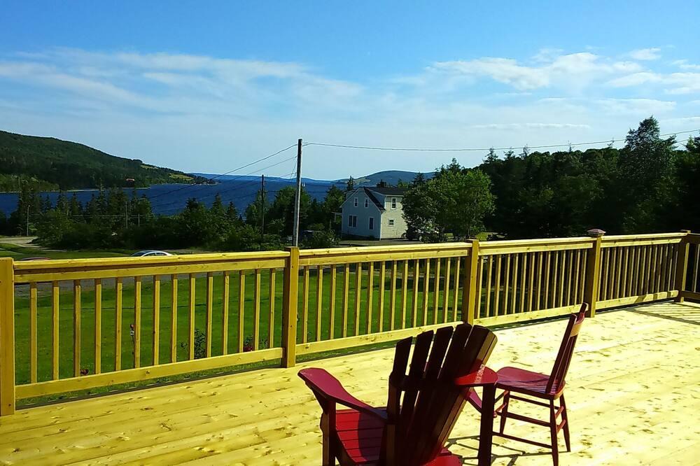 Baddeck House | Bayside Haven in Baddeck