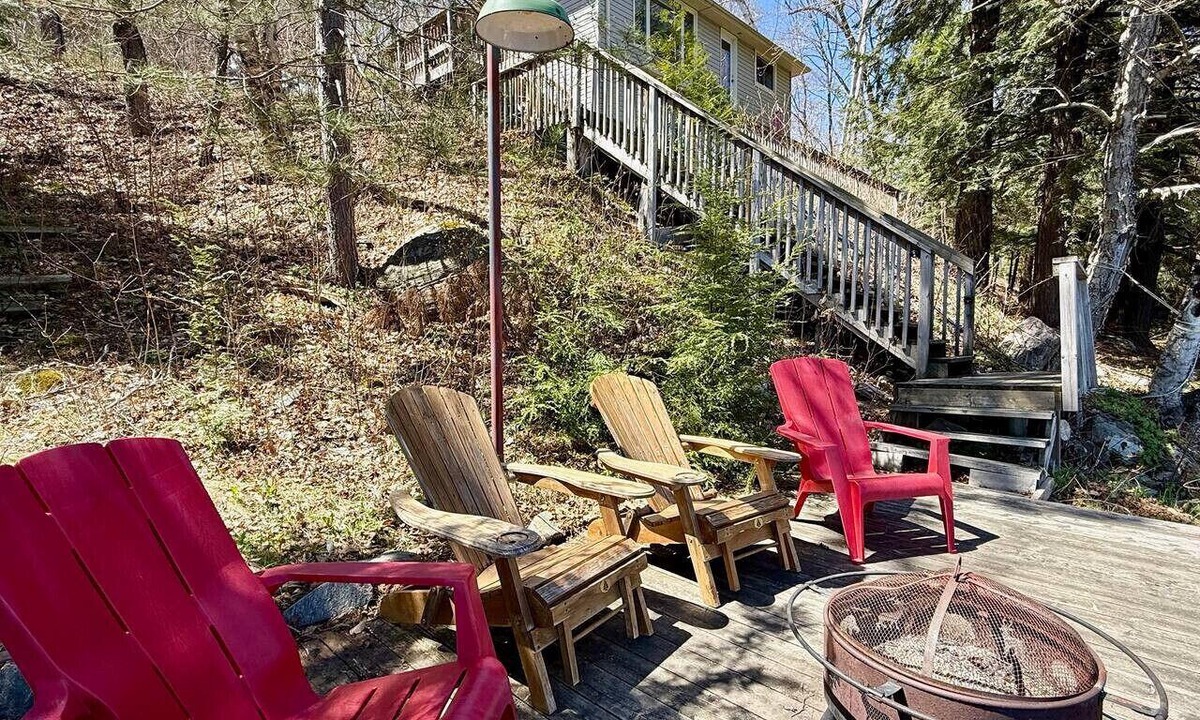 Dorset Cabin | Bayside Retreat: Cozy Cottage w Stunning Lake View