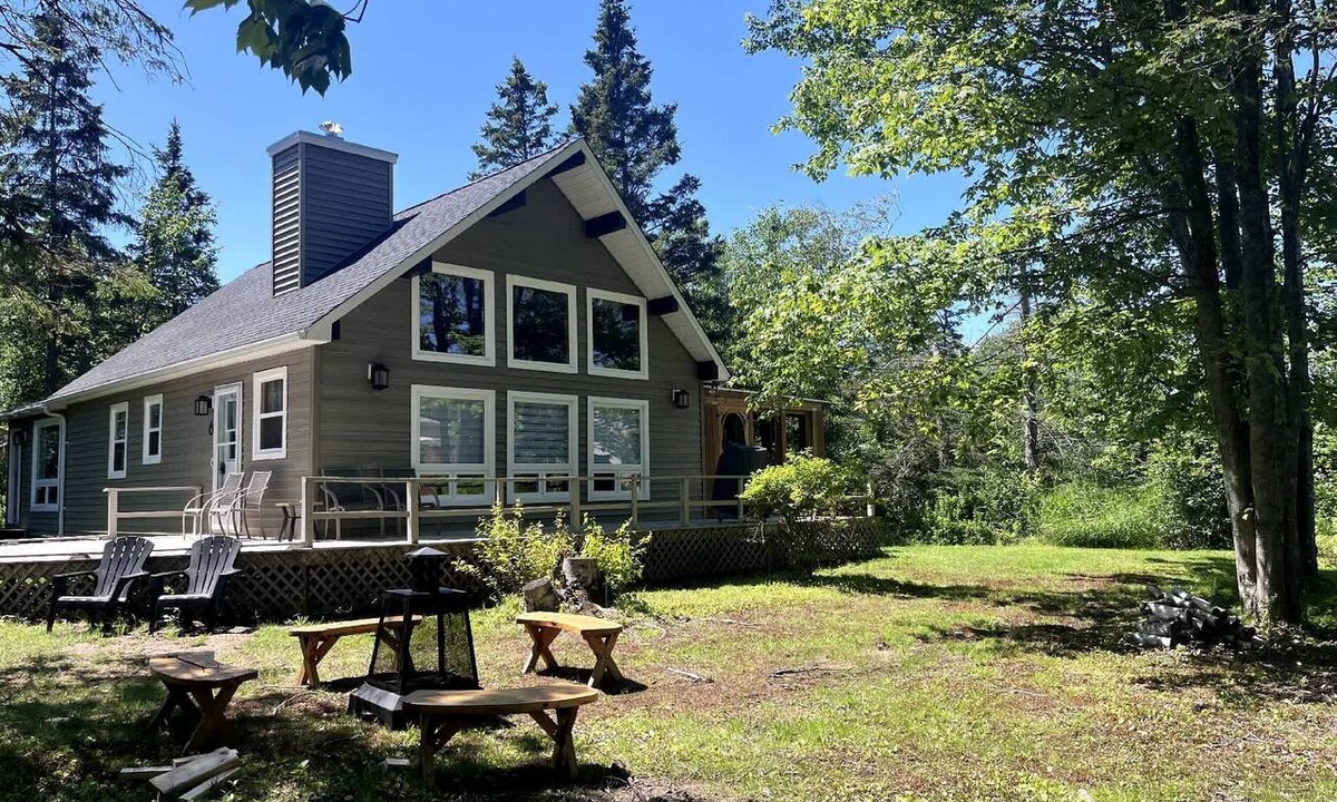 Cap-Pele Ski Chalet | Beach Escape - Chalet Ferdinand