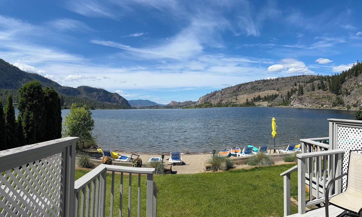 Okanagan-Similkameen House | Beach Front, kayaks, paddle boards #2