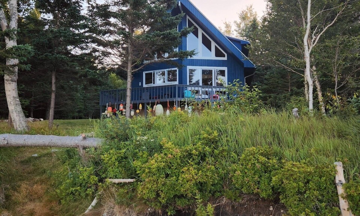 Campobello Island Cottage | Beautiful 4 Bedroom Oceanfront Cottage on the Bay of Fundy on Campobello Island