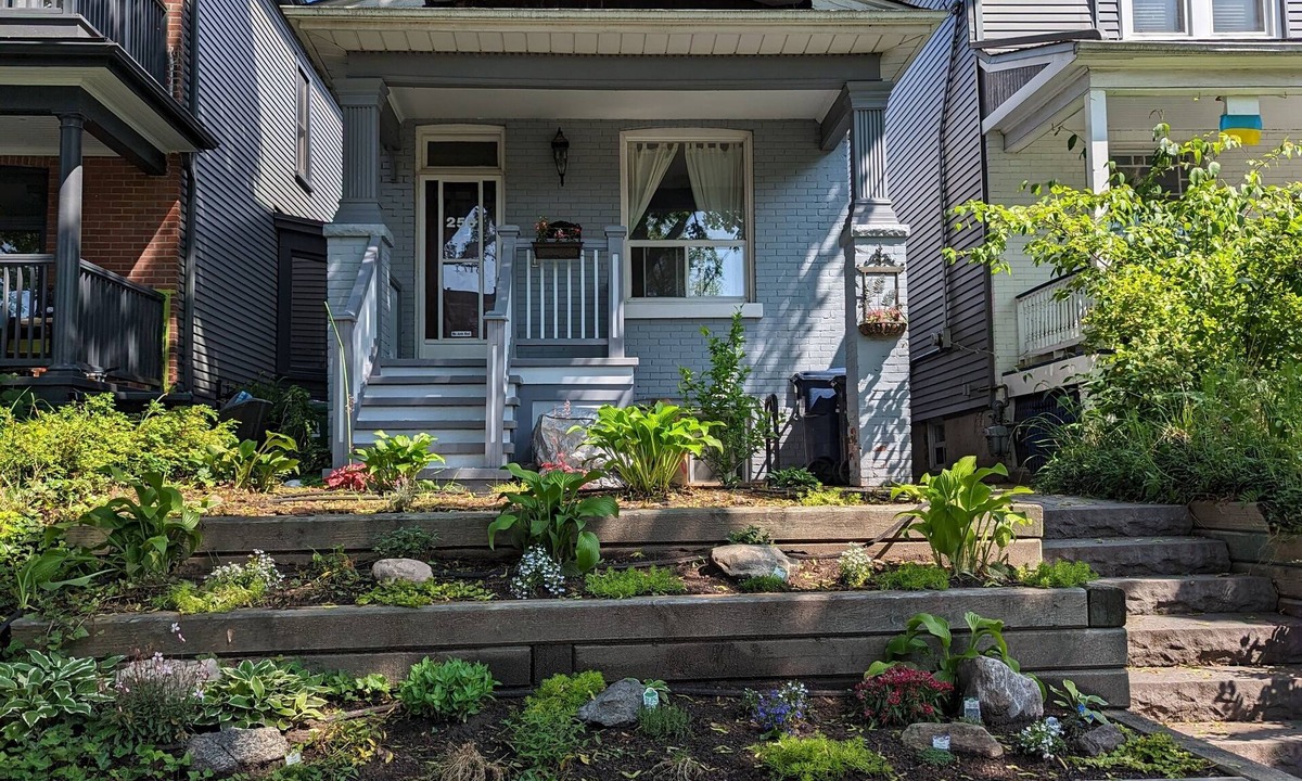 Riverdale Apartment | Beautiful Comfortable Riverdale Home. Now 20% discount for stays over 30 days