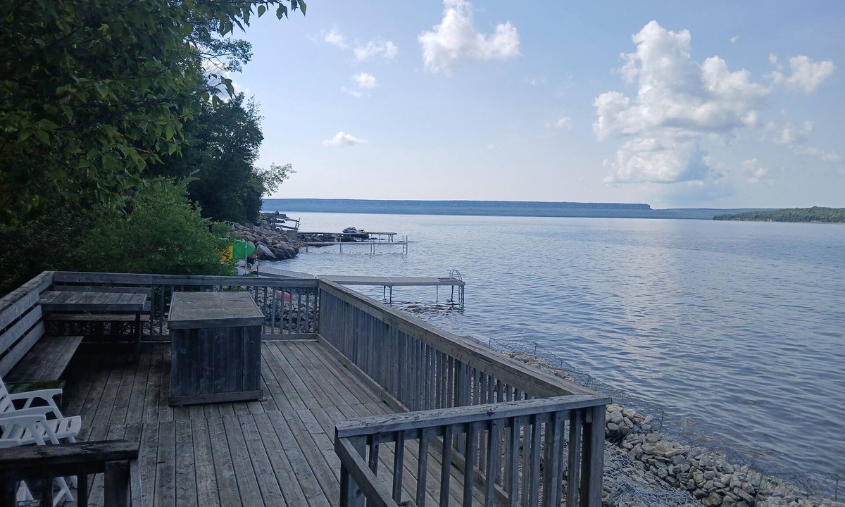 Big Bay Cottage | Beautiful Georgian Bay Waterfront: Amazing Escarpment & Island Views/EV Charger