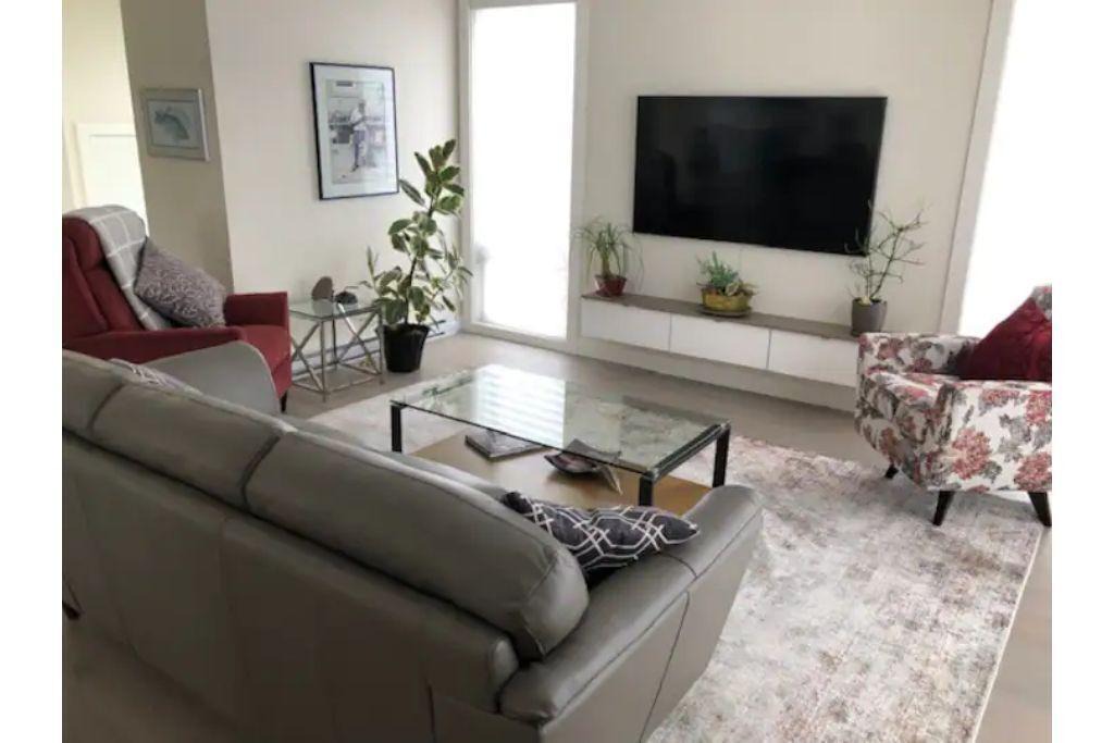 Fairfield House | Beautiful Home on Park