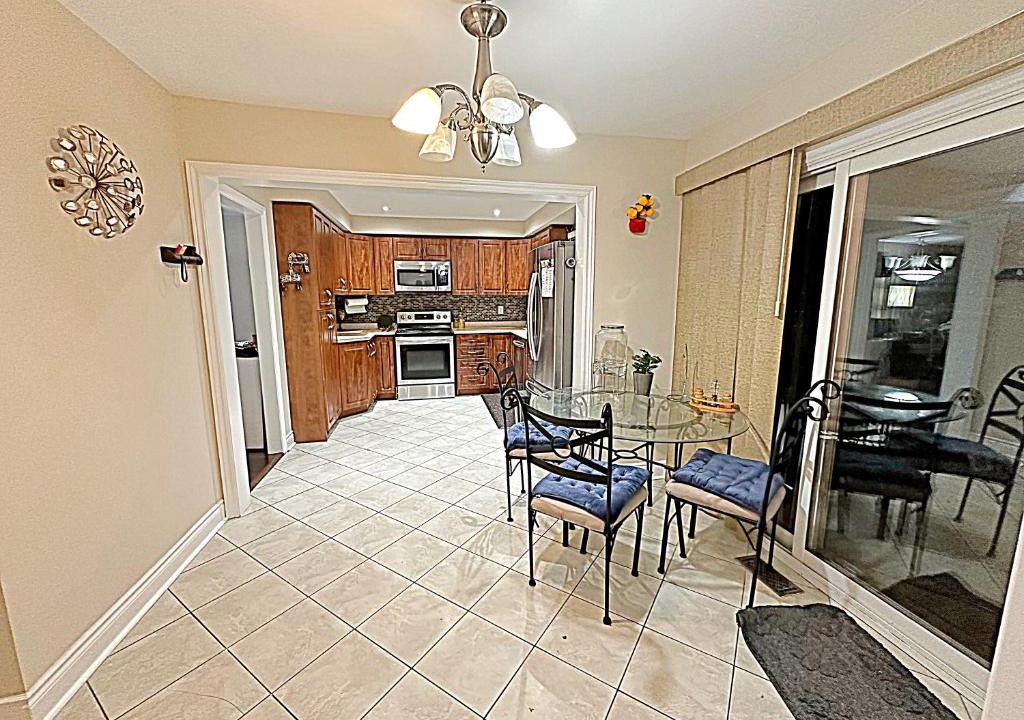 Hurontario Apartment | Beautiful House in Mississauga