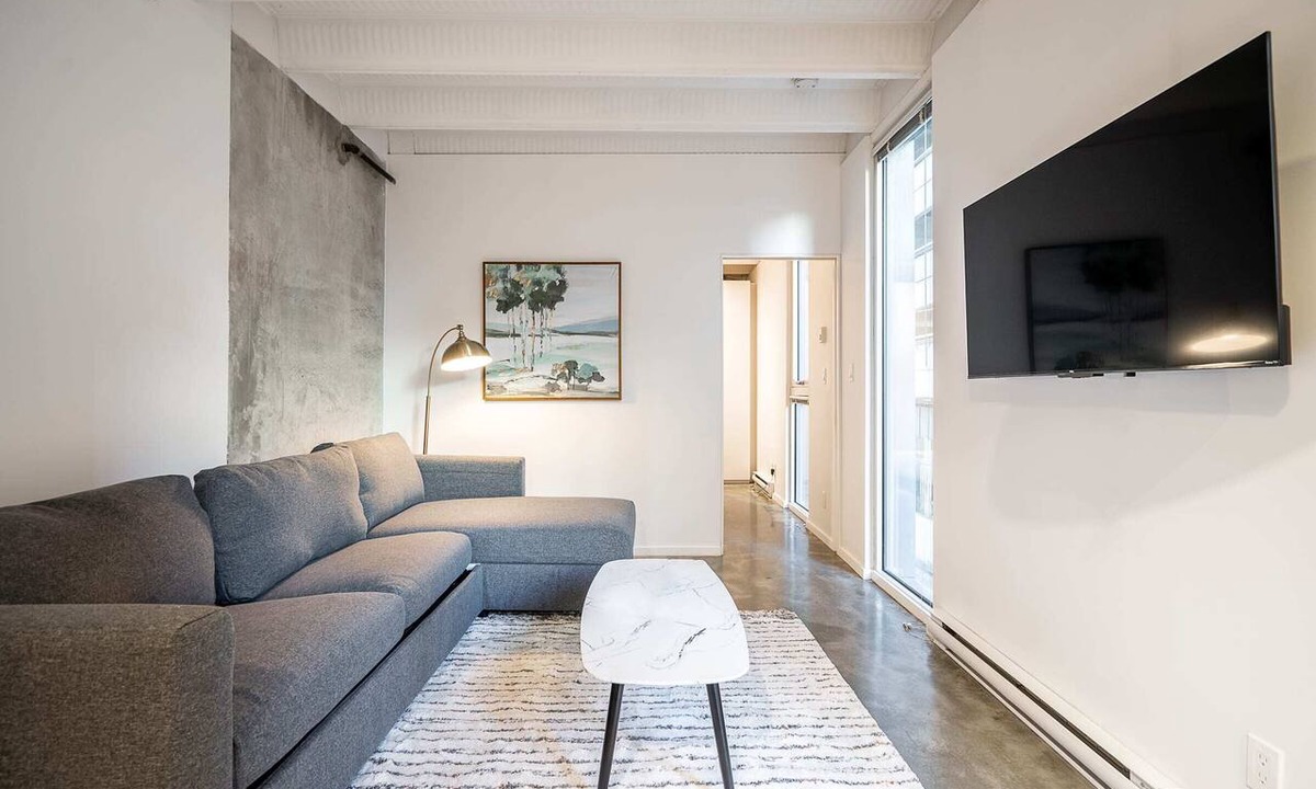 Chinatown Apartment | Beautiful Unit in Downtown Vancouver