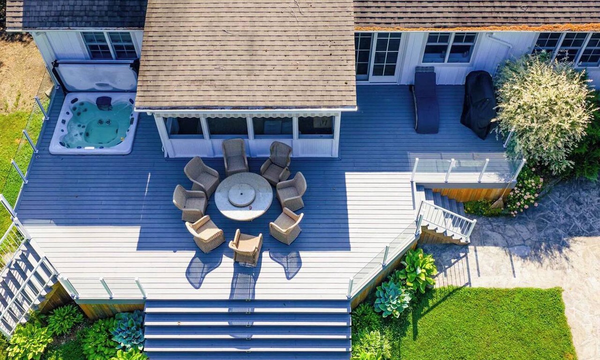 Ashfield-Colborne-Wawanosh Cottage | Birch Beach Lake House-Hot tub/Sauna, Lake Access