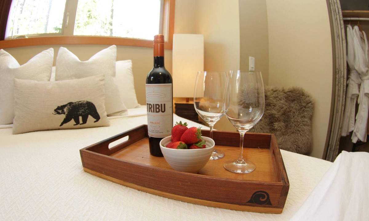 Tofino House | Black Bear Guesthouse