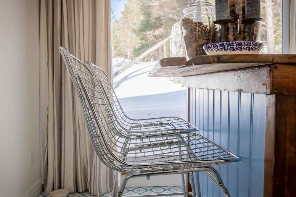 Utterson House | Blackwater Guesthouse in Muskoka