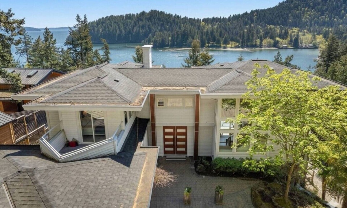Bowen Island House | Bowen Island Ocean Retreat | Whole House | Hot Tub