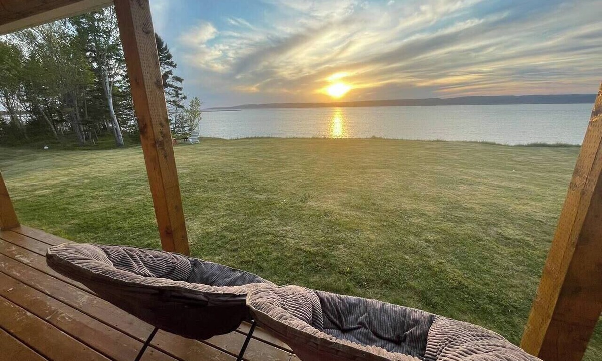 Cape Breton Regional Municipality House | Bras d'Or Lake Escape | Waterfront Home