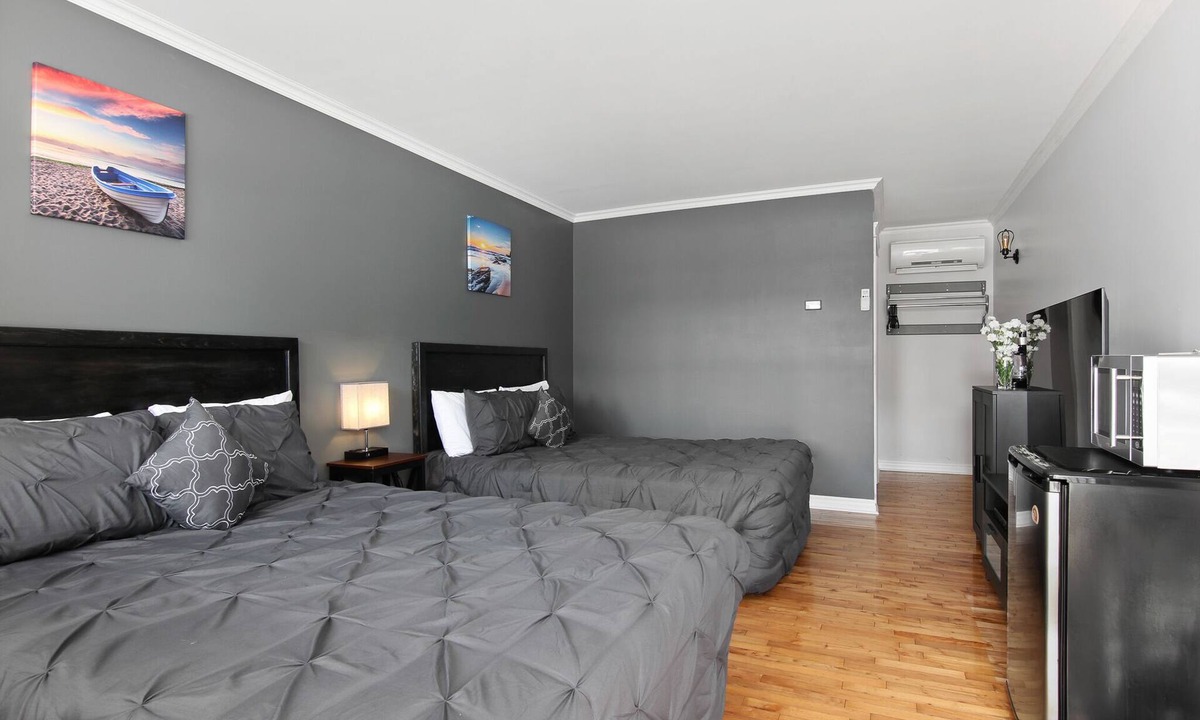 Alberton Hotel | Briarwood Coastal Cottages & Lodge