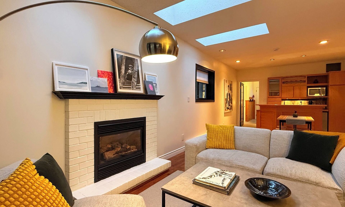 Canyon Heights Apartment | Bright Family- sized North Shore Garden Suite Near Grouse, Trails & DT Vancouver
