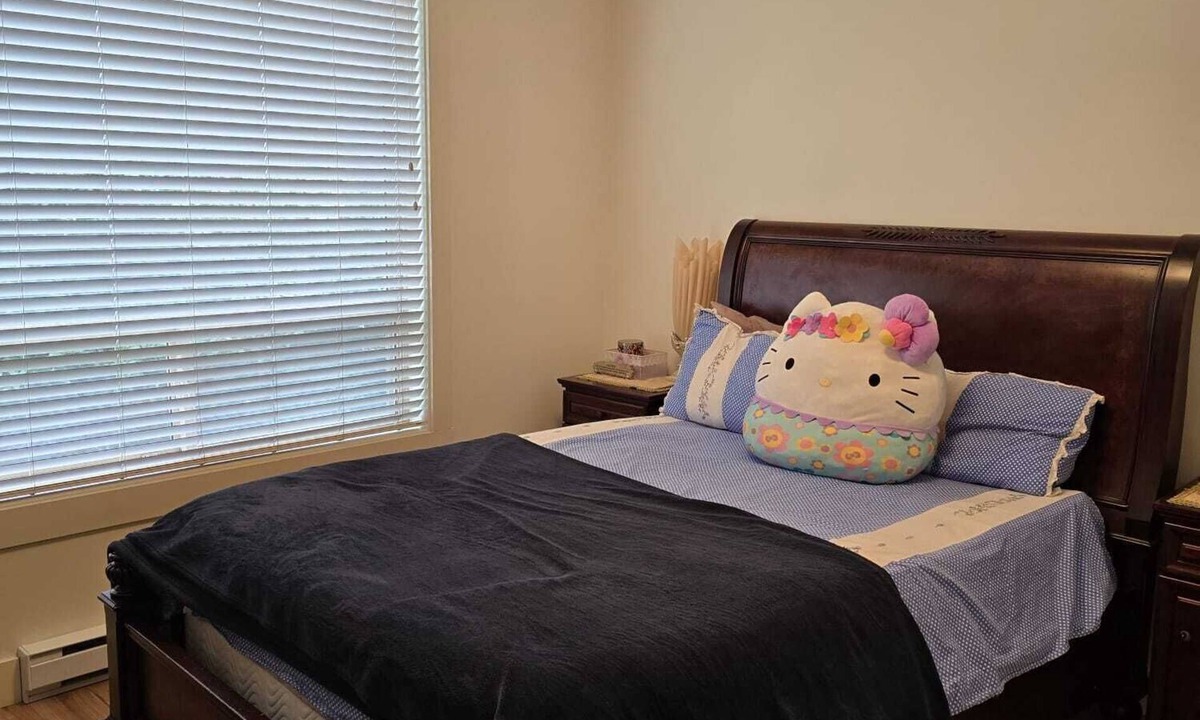 Langford Bed & Breakfast | Bright Private Room in Echo Valley Home
