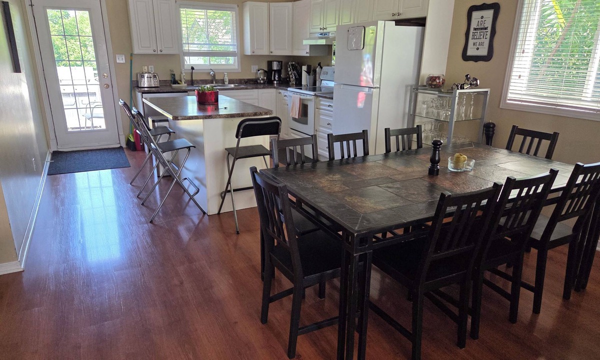 Collingwood House | Bright &Specious Family Home Close To Ski Hill