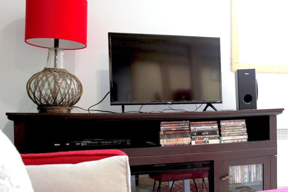Brebeuf House | Bright, stylish multi-generational home near Tremblant and Mont Blanc.