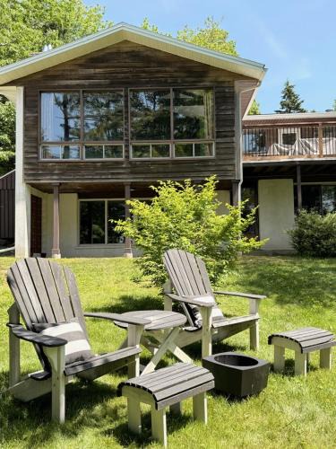 Dartmouth House | Bungalow on Lake Charles Halifax-Dartmouth HRM