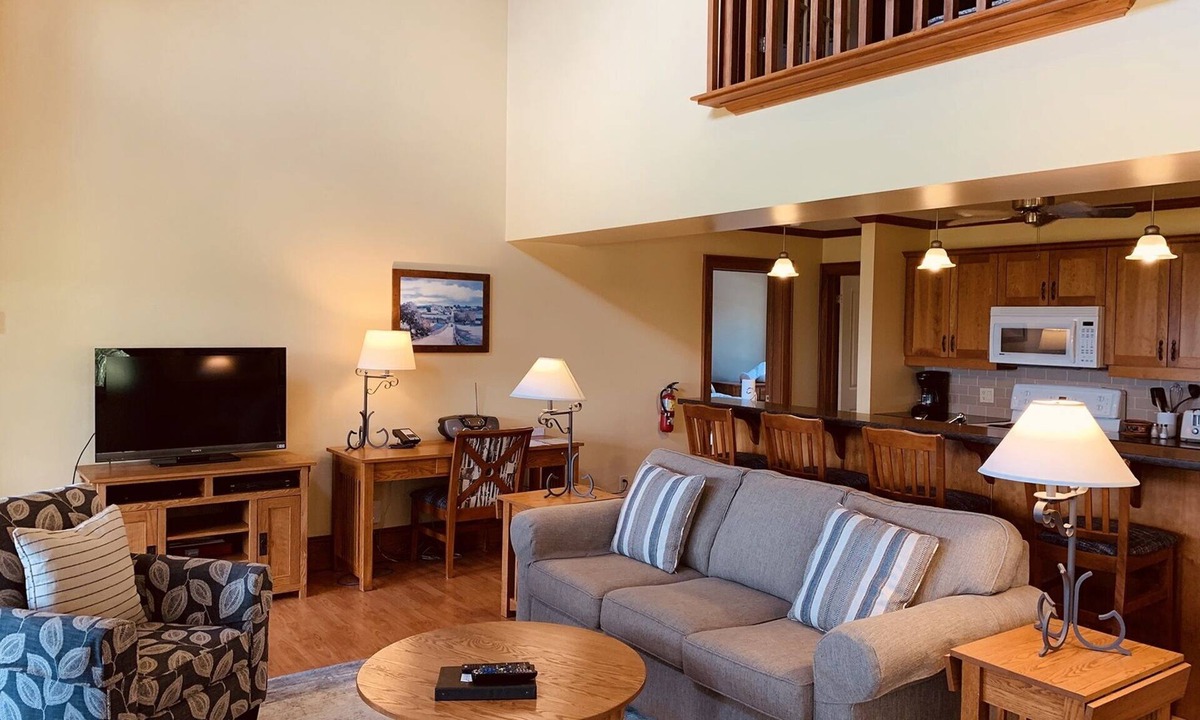 Port Stanton Cottage | Butlers Ridge Cottage- Lakefront Property on Sparrow Lake